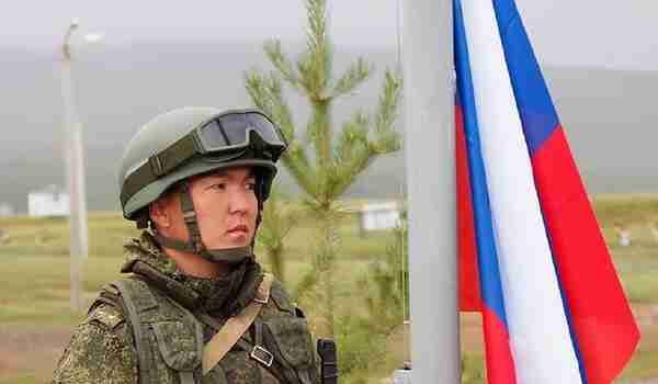 俄罗斯1.8万月薪征召外国军人，中国人能去参加吗？丨轻武专栏